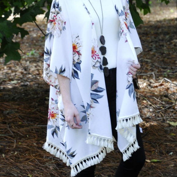 Phoebeoates Tops - Floral Kimono